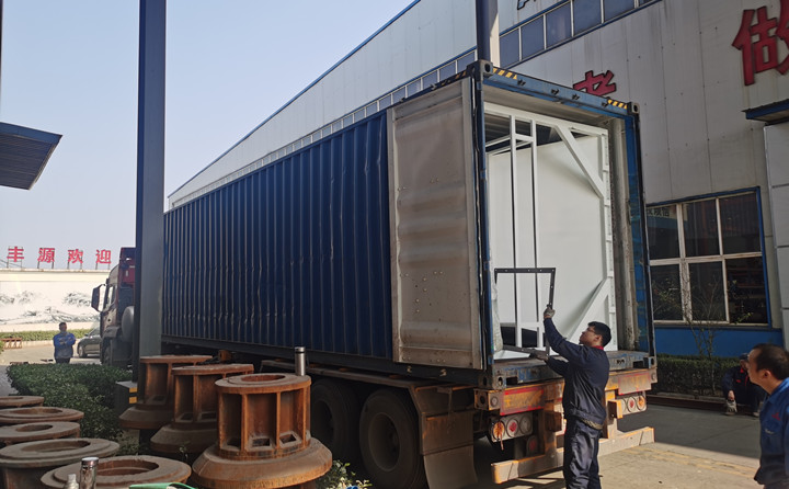 顆粒機生產線裝車完成，準備發往烏幹達